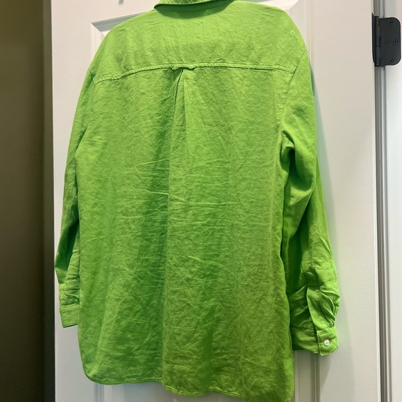 3/$19 Old Navy Linen-Blend Boyfriend Shirt - Picture 5 of 12